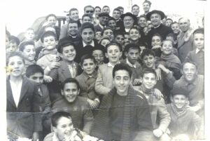 S. Ecc. tra i giovani (13-11-1952)